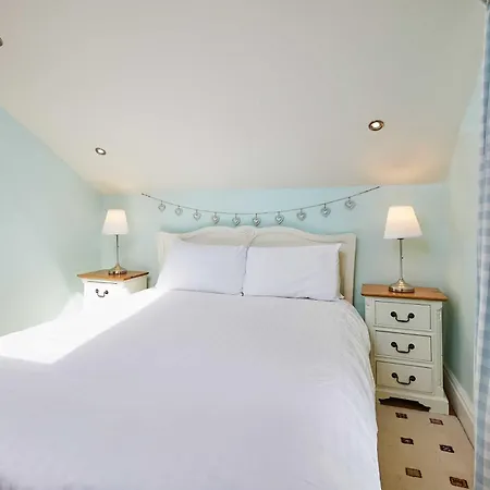 Host & - Edge Farm Middlesmoor