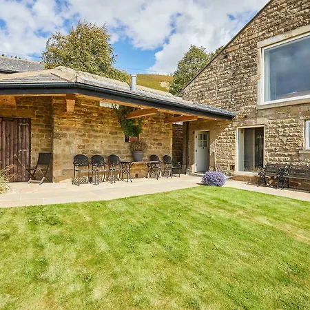 Host & - Edge Farm *