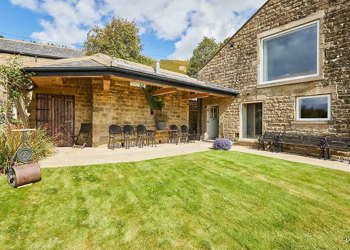 Host & - Edge Farm *