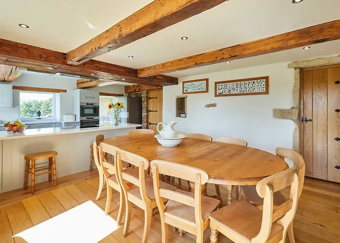 Host & - Edge Farm *